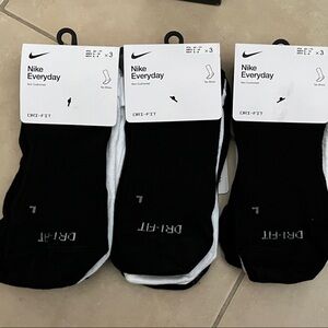 Nike Everyday Black and White Athletic Socks